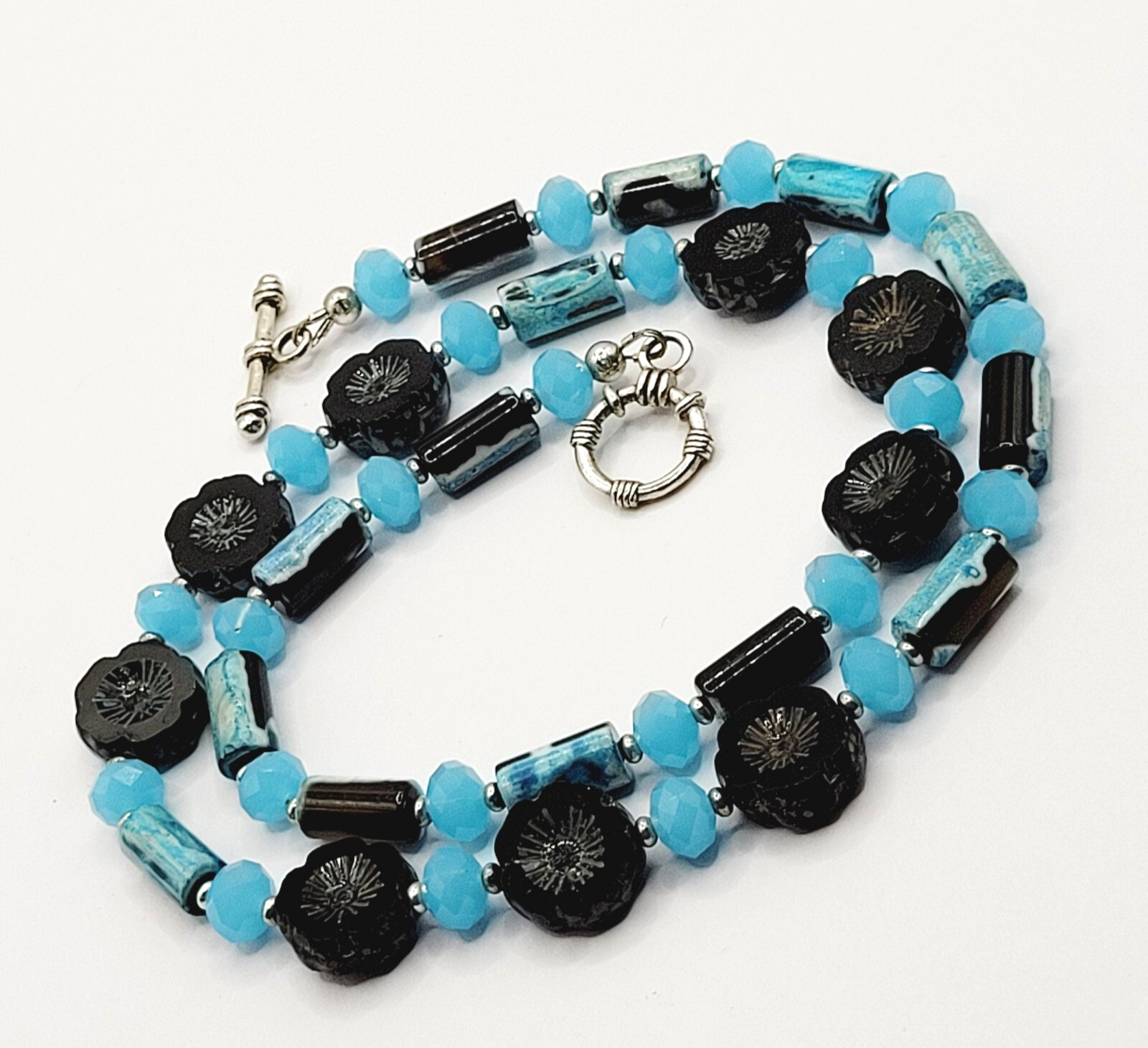 Black Glass Rosette with Chalcedony and Colorful Agate Silver Tone Vtg Necklace