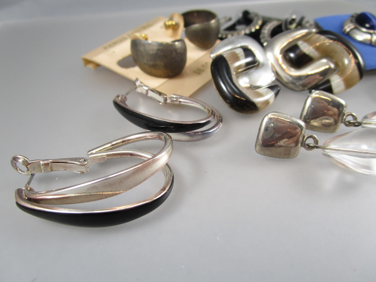 Vtg Mod Retro Varying Colors & Multi Styles LOT of 7 Post Pierced Earrings 151Y