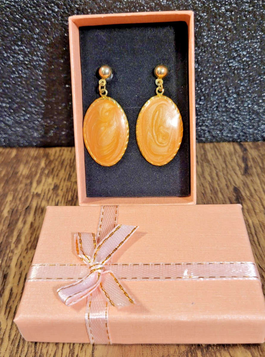 Vintage Marbleized Orange Tone Lucite Oval Earrings in Gold-Tone Setting