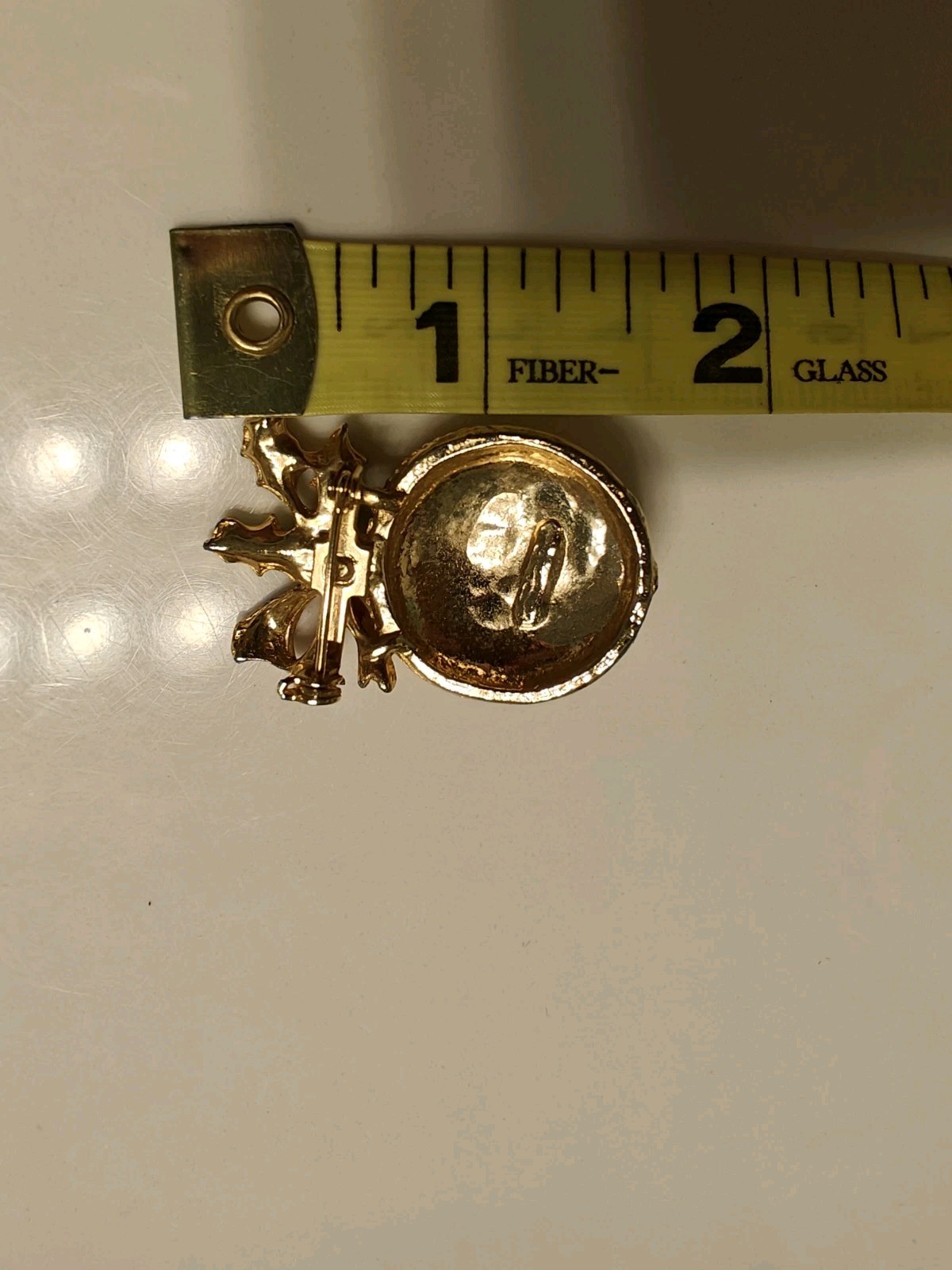 2 Christmas Brooches Lot Gold Tone Sleigh and Ornament Vtg Wearable Collectibles