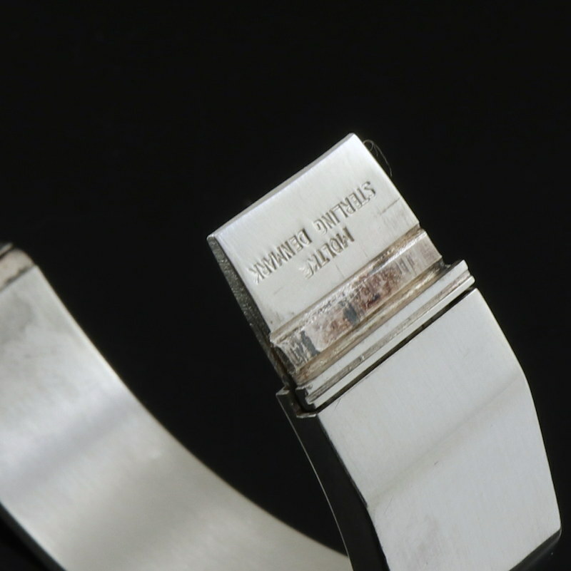MOLTKE Jewelry – Denmark. Hindged Sterling Silver Bangle.