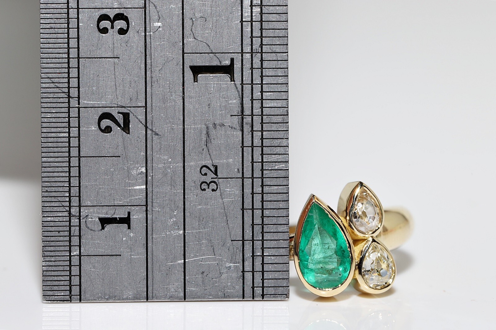 New Made 18k Gold Natural Old Pear Cut Diamond And Emerald Decorated Ring