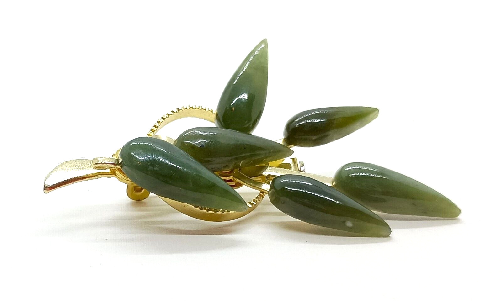 Elegant vintage gold tone metal & simulated green jade bamboo leaf brooch/pin