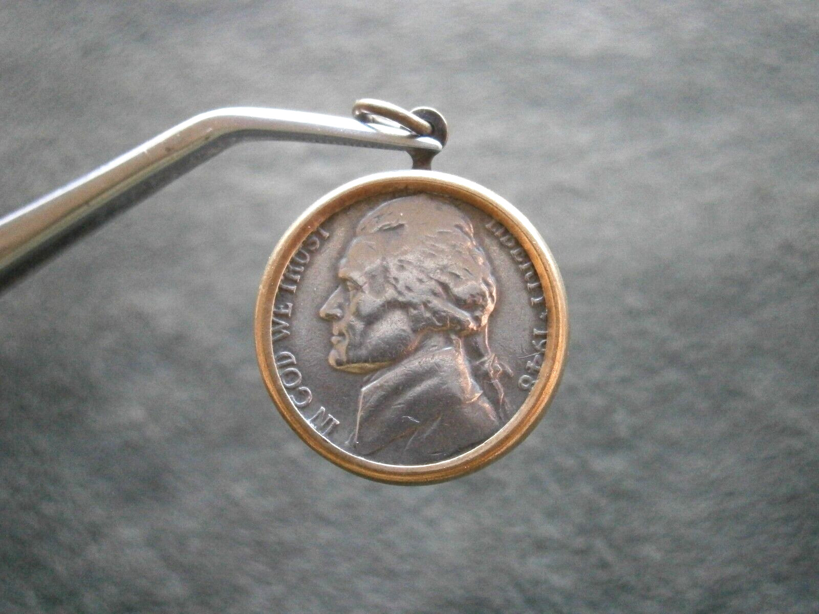 Jefferson 1948 5 Cents Nickel Coin USA in Vtg Goldtone Mount Charm Pendant 5.6g