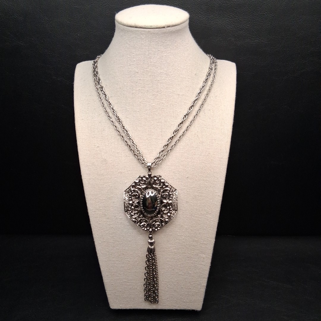 Vintage Double Chain Necklace Filigree Tassel Pendent Hamatite. 17.404