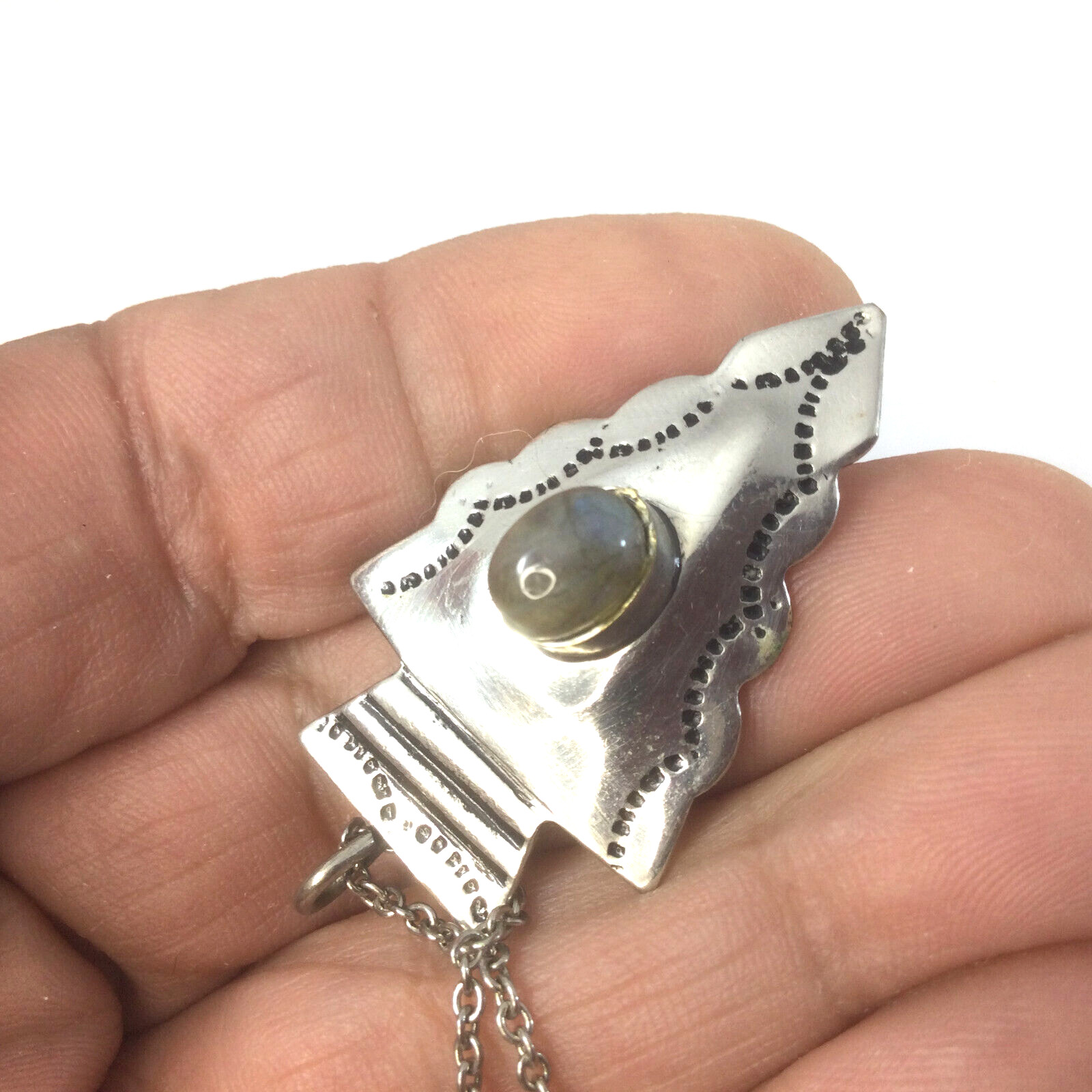 Vintage South Western Style Silver Metal Necklace Chain and Agate Pendant