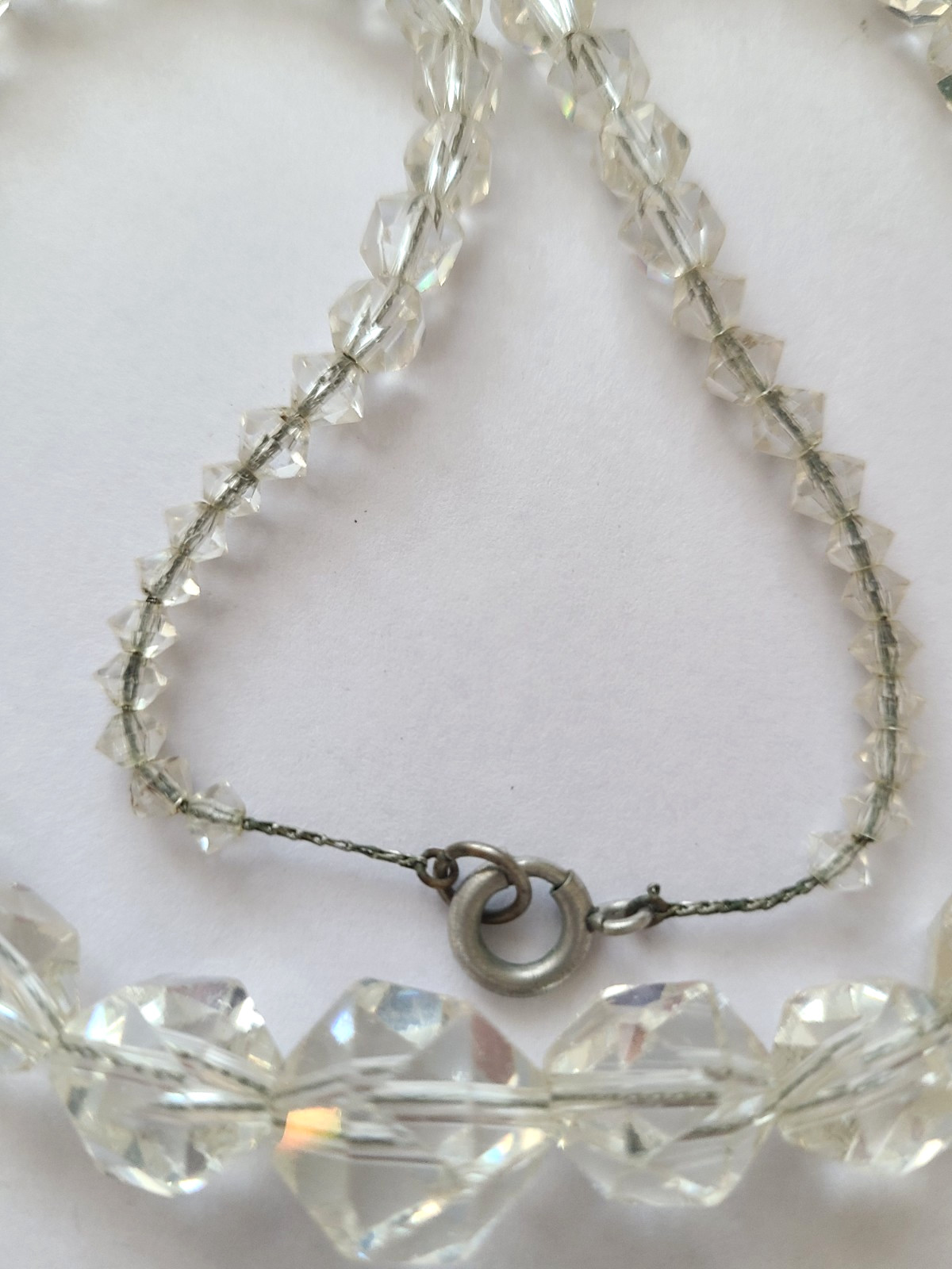 VINTAGE STUNNING CLEAR AURORA BOREALIS FACETED GLASS NECKLACE ON CHAIN