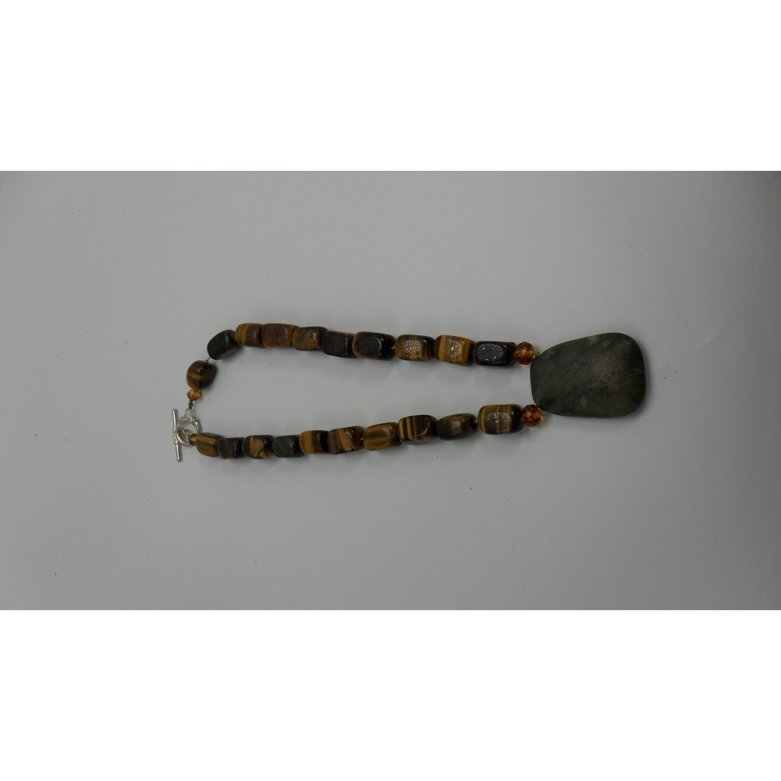 Stunning Vintage Tiger Eye Square Cut Jade ? 17″ Necklace Choker