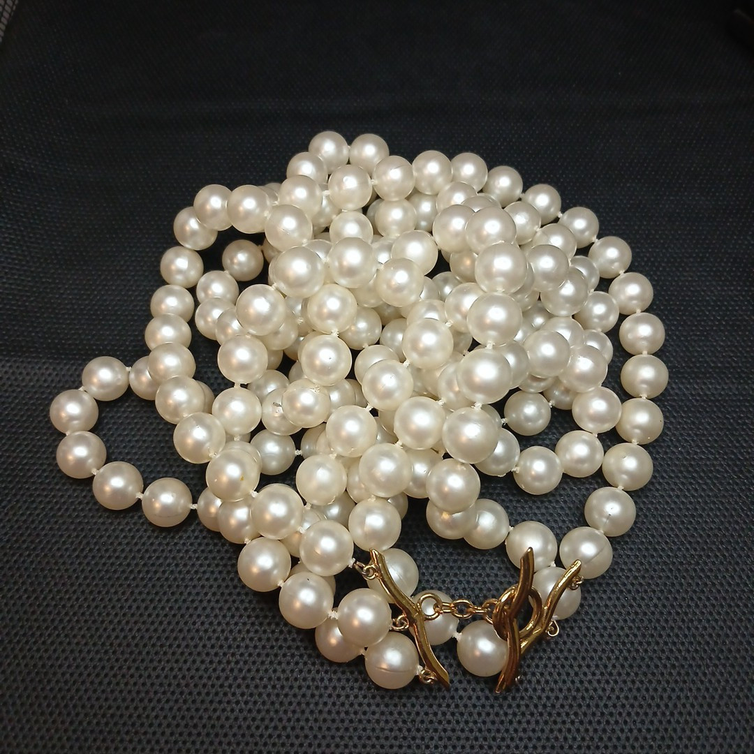 Vintage Faux Pearl Statement Necklace Toggle closure. 14.310