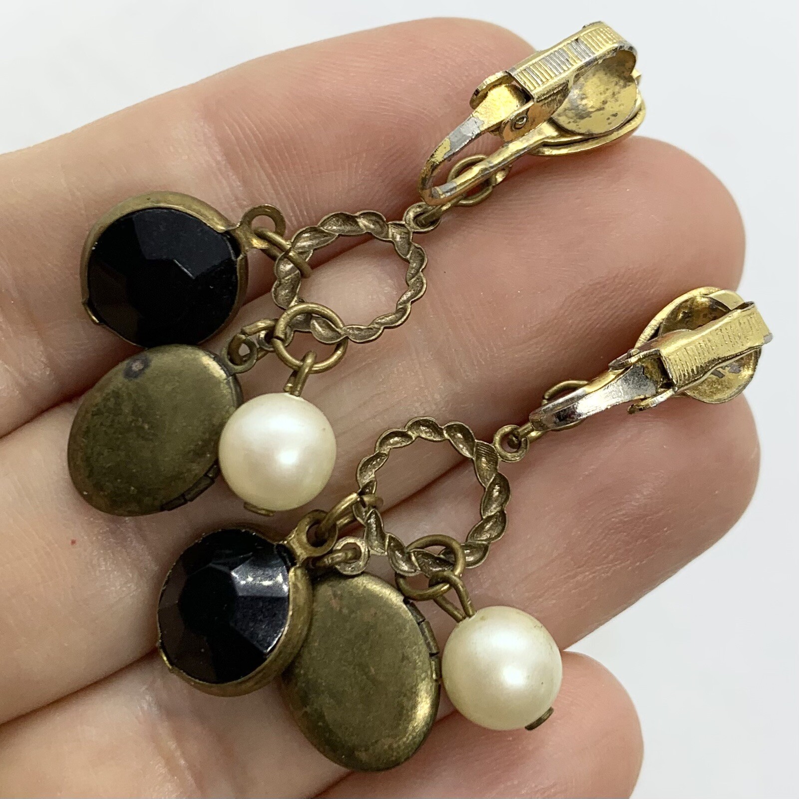 VTG ETCHED FLORAL LOCKET BRASS BEZEL CHAIN DANGLE EARRINGS CLIP-ON