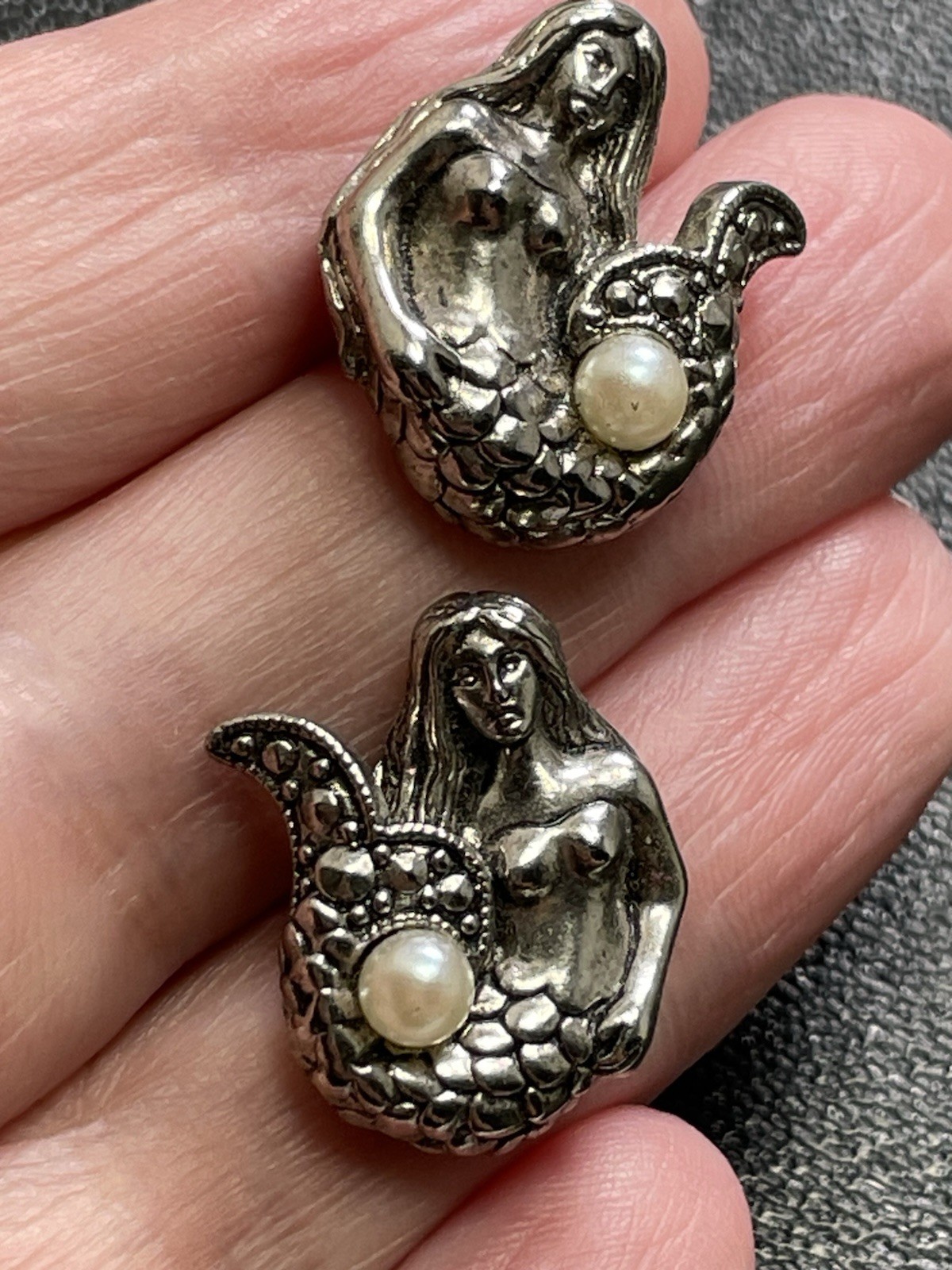 Vintage 2/3” Mermaid Faux Pearl Stamped Silver Tone Drop Earrings