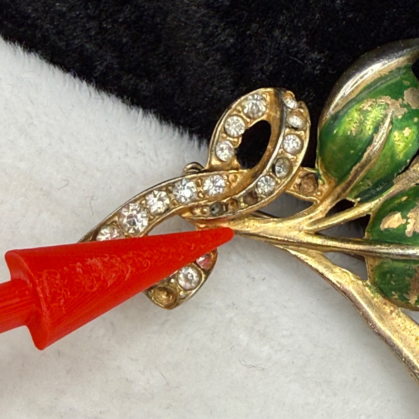 Vintage Pot Metal Brooch Rhinestone Blue Green Flower Gold Tone Enamel READ
