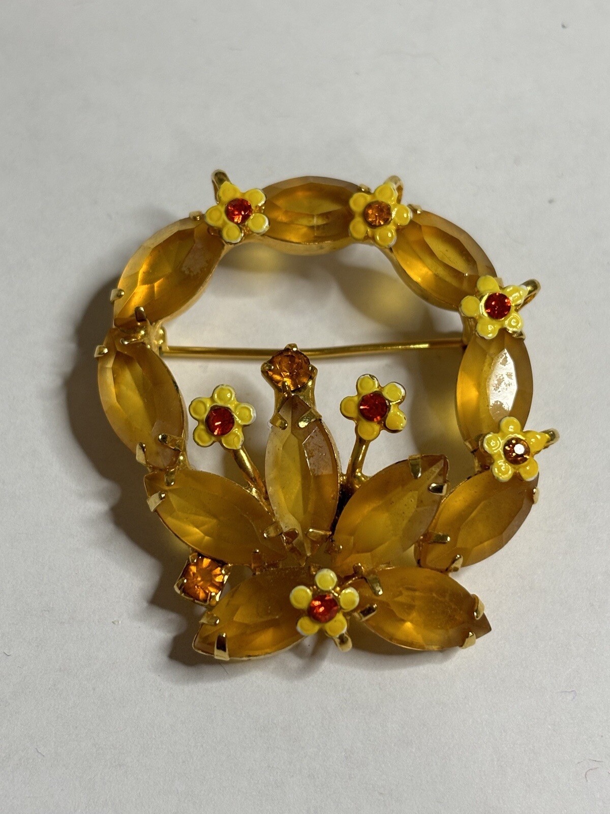 Vintage Style Wreath Shaped Pin Brooch With Flowers Gold Tone