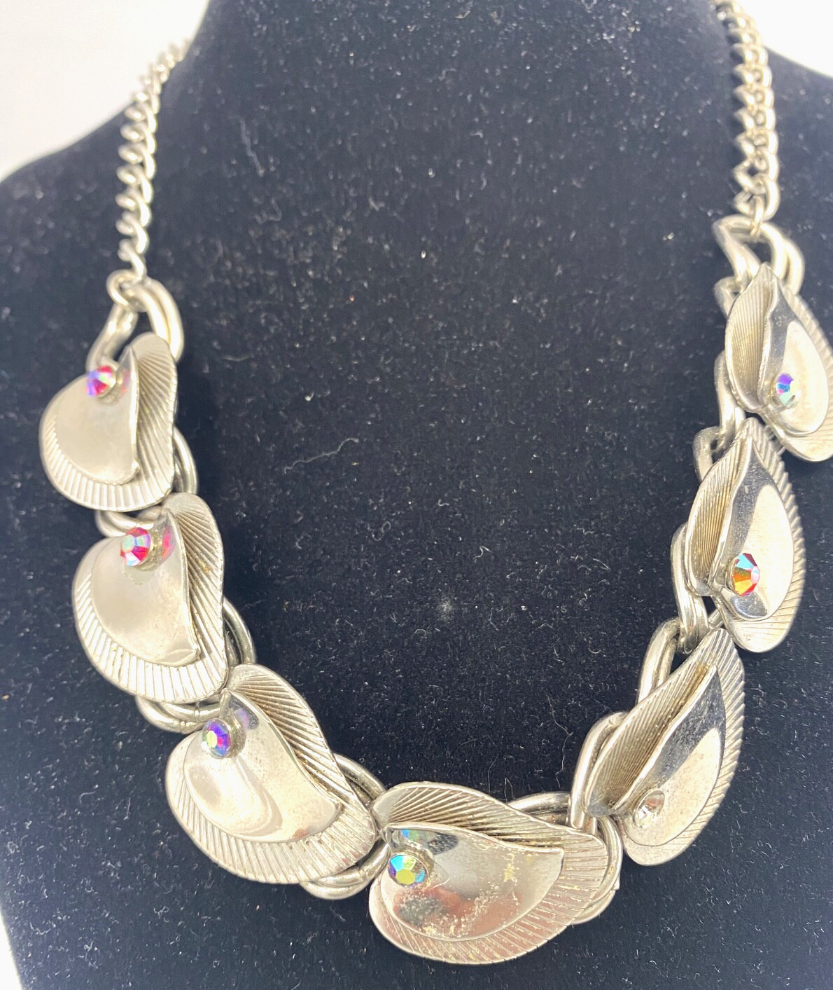VTG Sliver Tone & Stone Leaf and chain Choker Necklace 18″