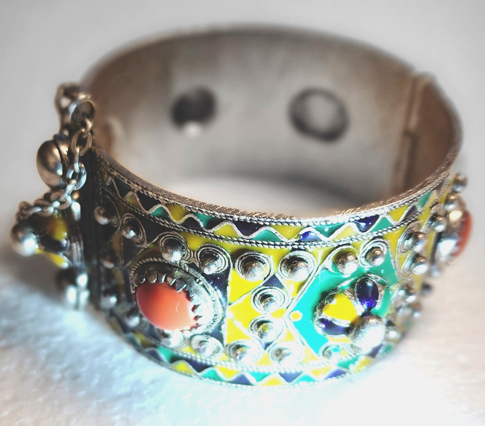 VINTAGE ENAMEL BERBER CUFF TRIBAL BANGLE BRACELET 2 5/8″ WIDTH X 1 3/8 DEEP