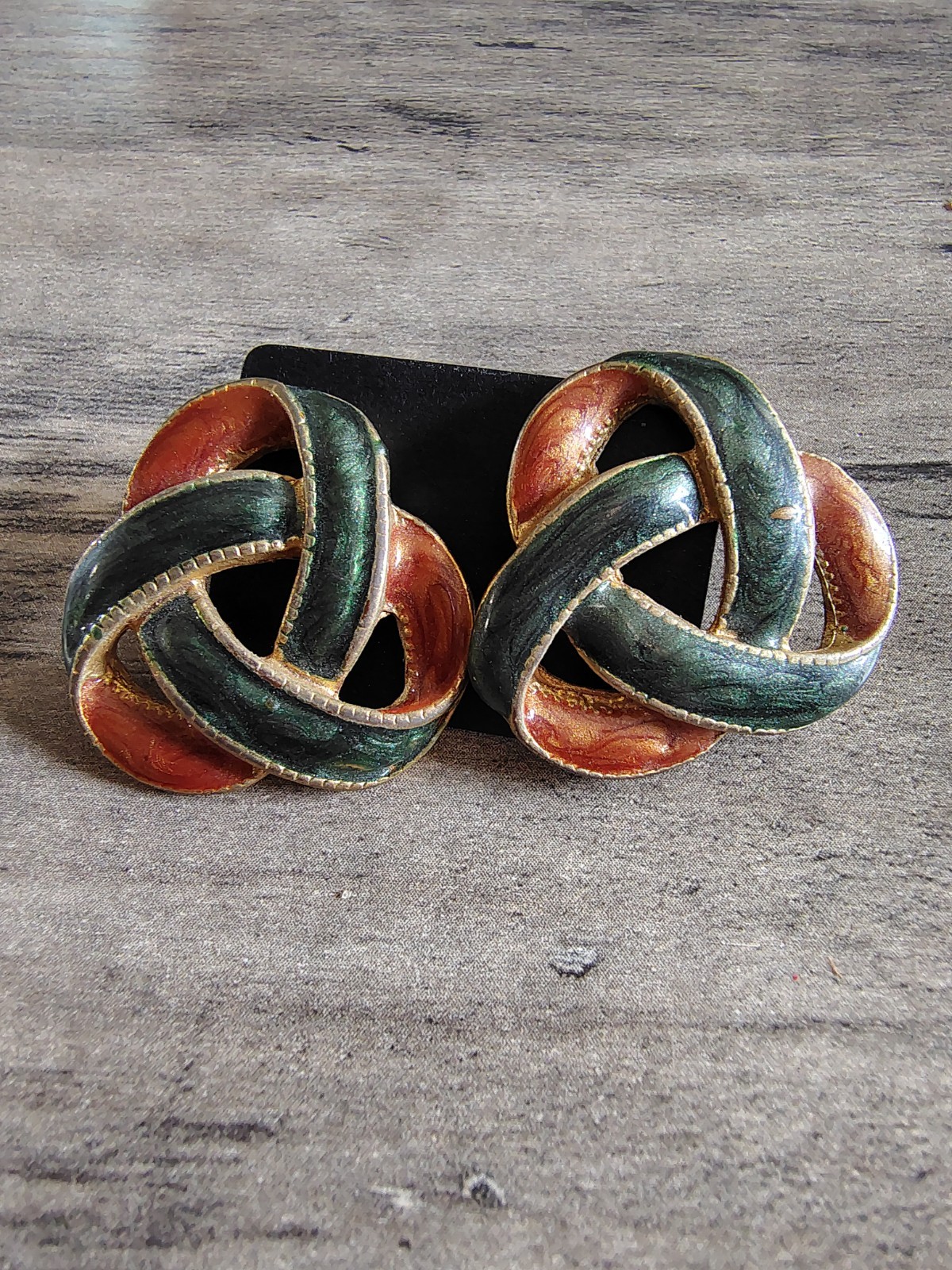 Vtg Celtic Knot Enamel Stud Earrings Pierced Casual Irish Business