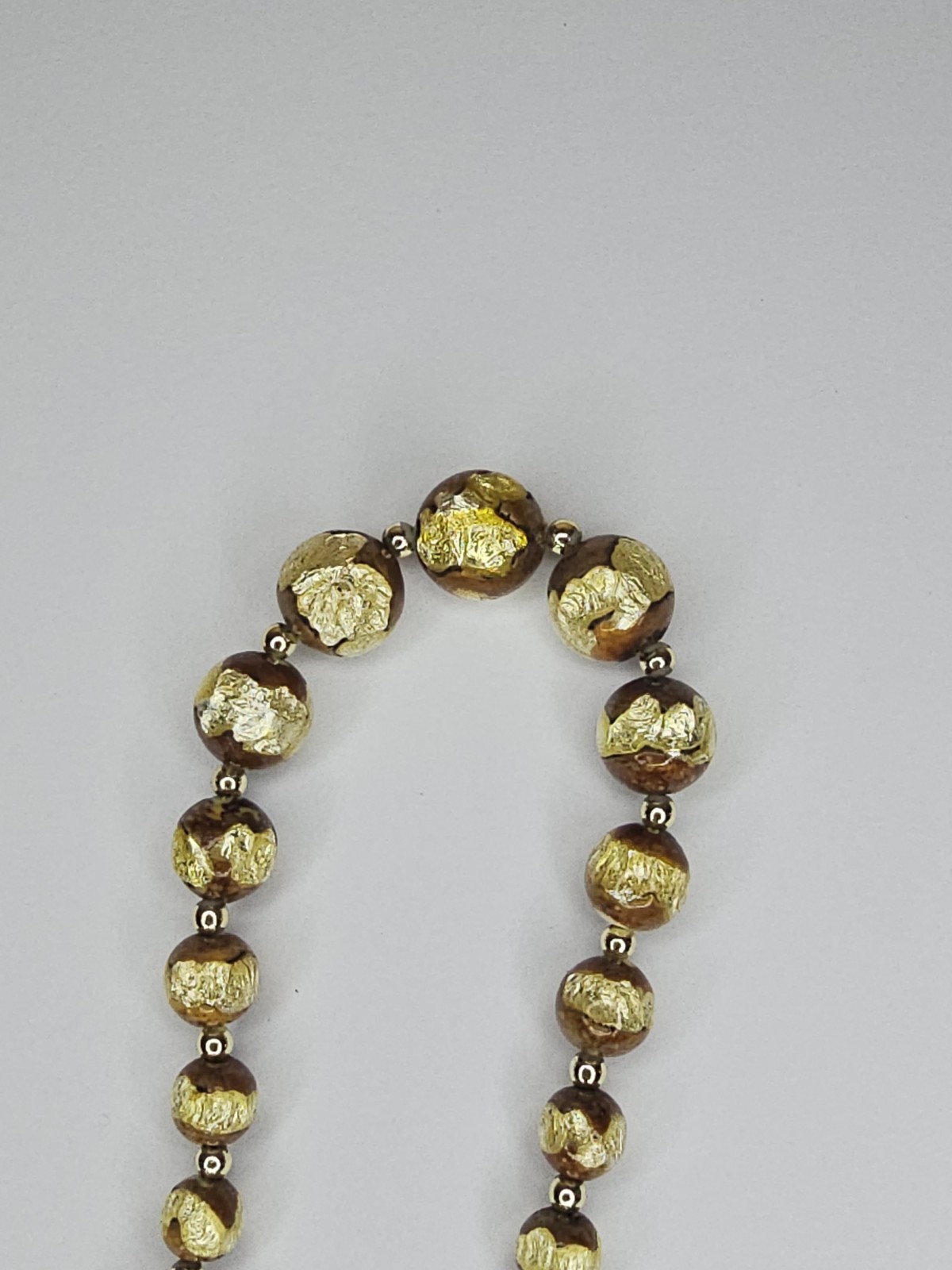 Vintage Murano Style Venetian Gold Foil Art Glass Bead Necklace 22″ Amber