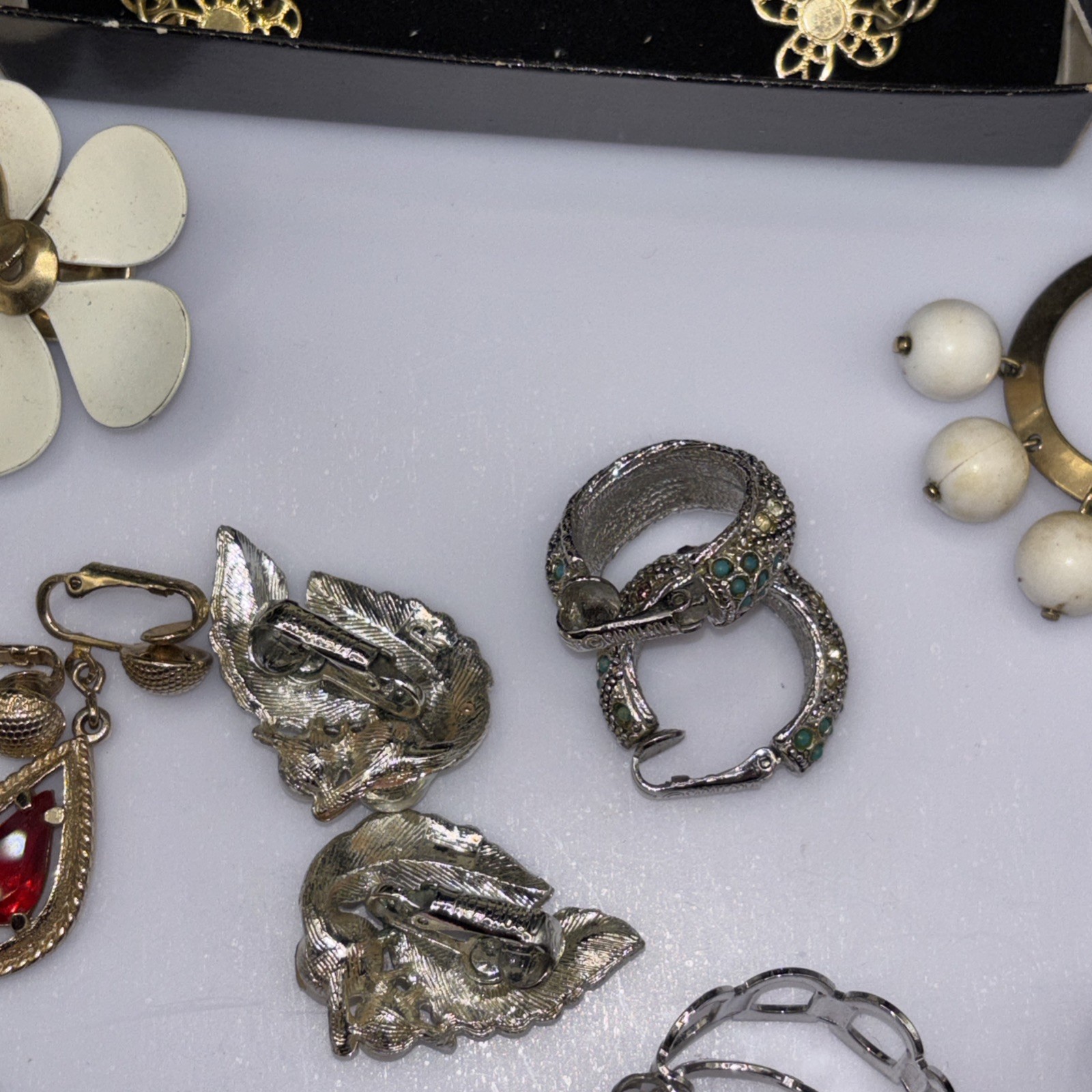 Vtg Sarah Coventry Clip On Earring Jewelry Lot. Estate Auction. See Description