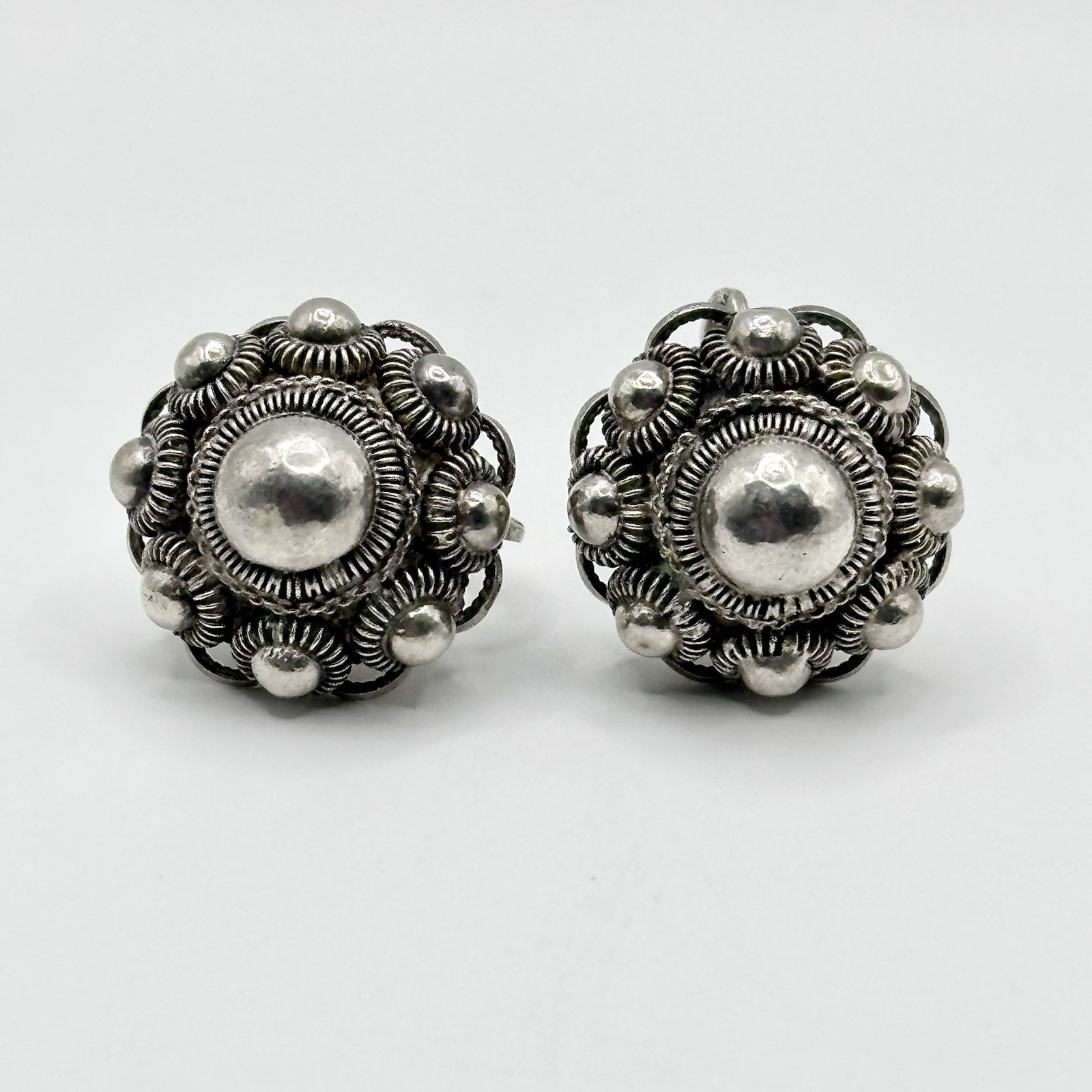 Vintage Antique Silver Cannetille Filigree Screw Back Earrings READ