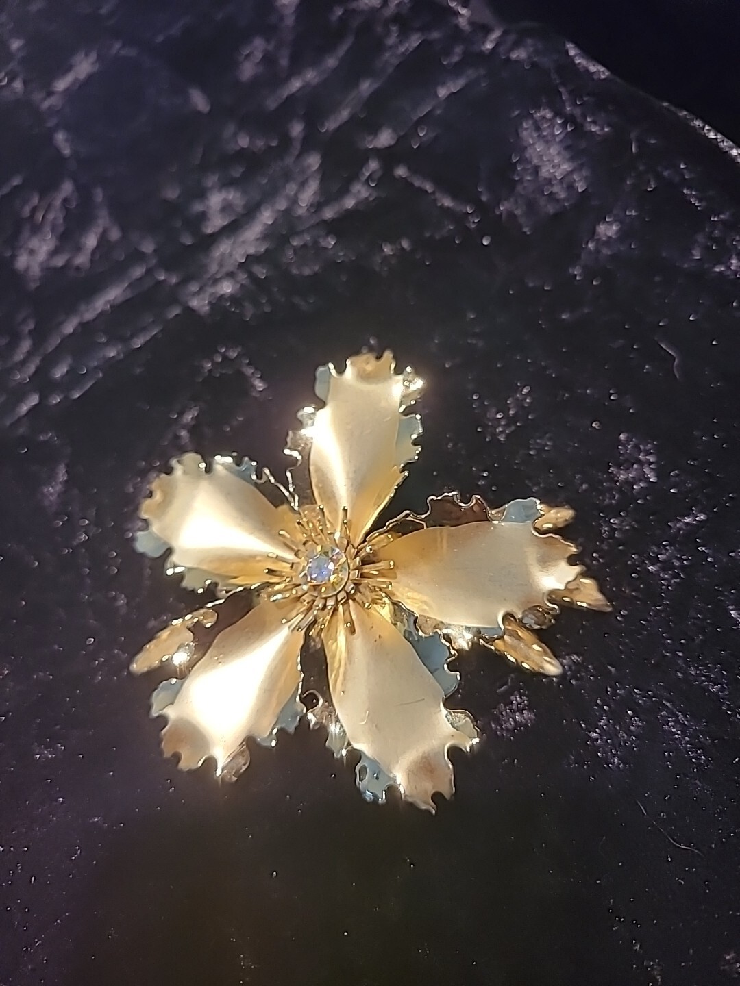 Vintage Womens Brooch Pin Ruffled Flower Jewelry Costume