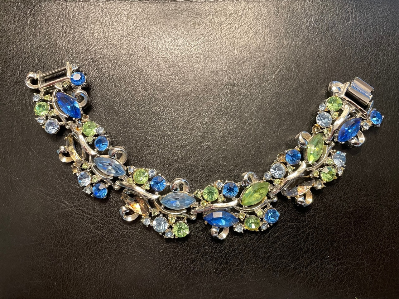 HARVEST REPAIR Sparkle Rhinestone Bracelet Faceted Blues Topaz Color Aqua Design