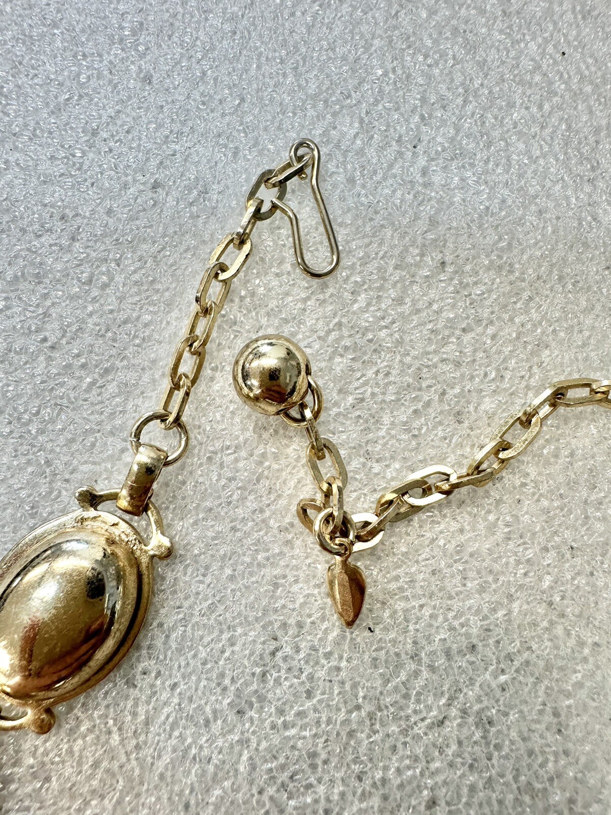 VTG Signed Marino Gold Tone Puffed Oval Framed Links Hook And Ball Clasp 17”