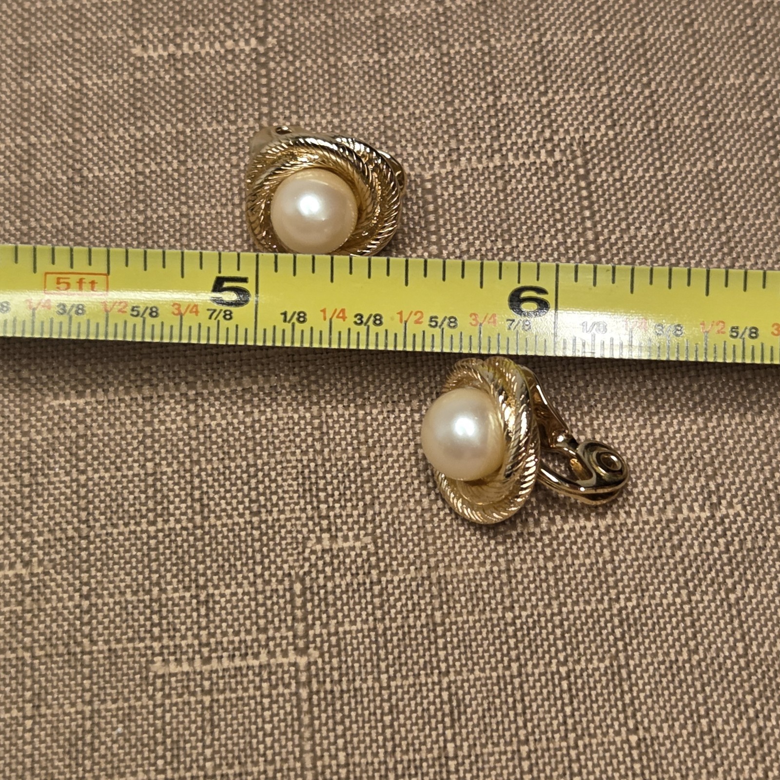 Lot Vintage 60s-80s Clip-On Earrings: Crown Trifari Silver Leaf, Monet & Pearl