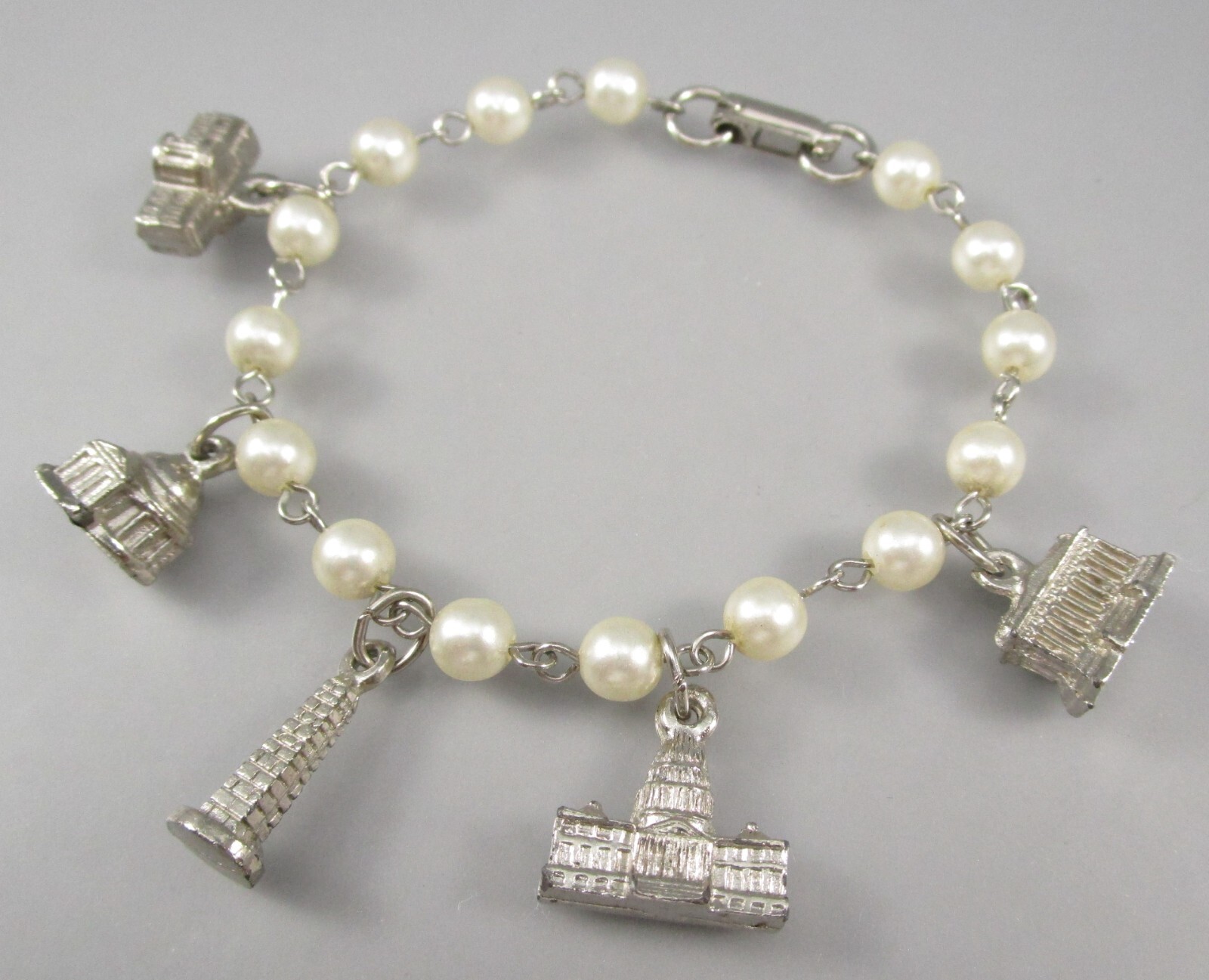 Vtg Washington DC Architecture Buildings Charm Souvenir Bracelet Faux Pearls 815