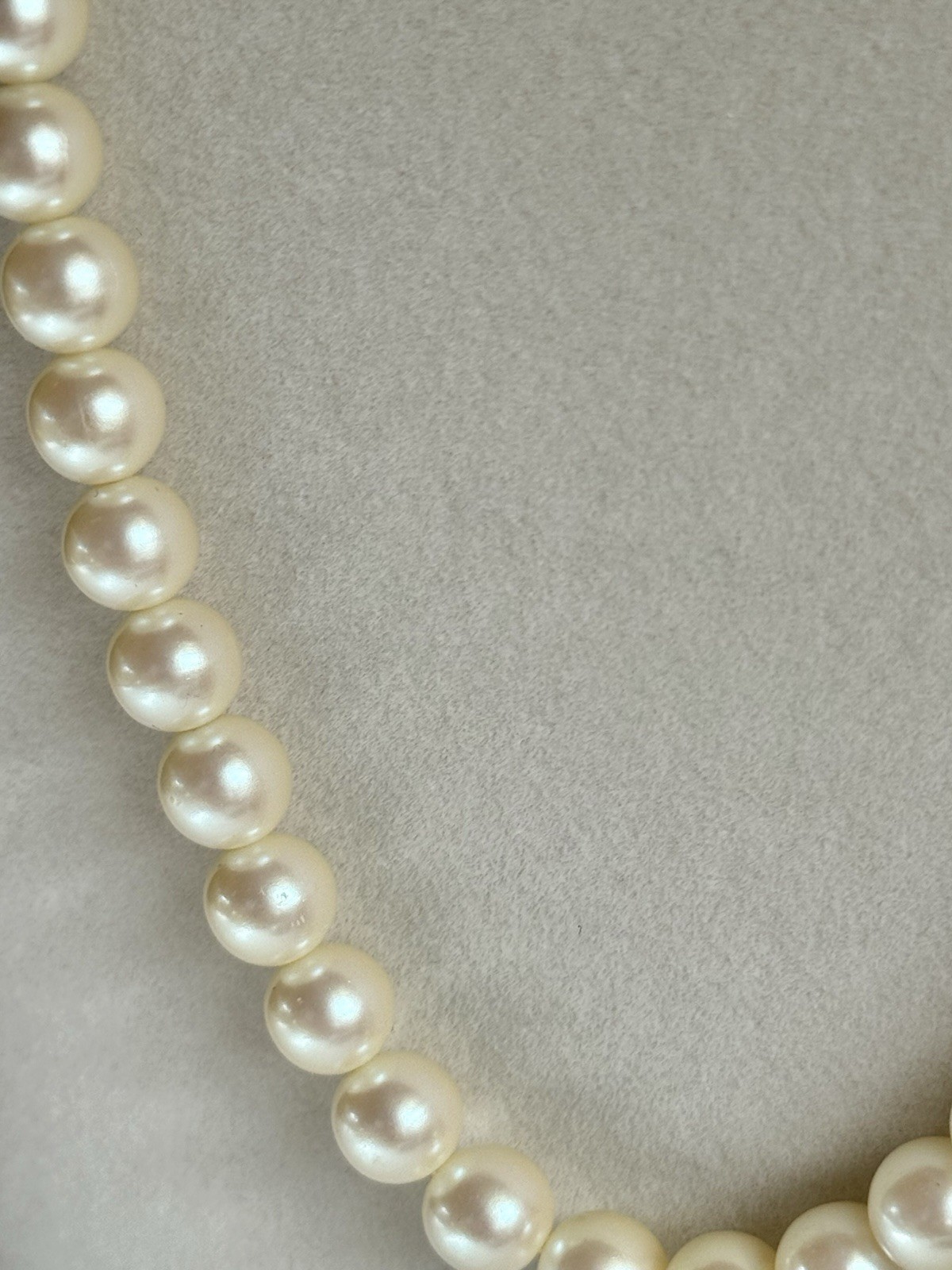 Vintage 1950s Simulated Pearl Necklace Glass Pearls Gold Hook Clasp Mid Century