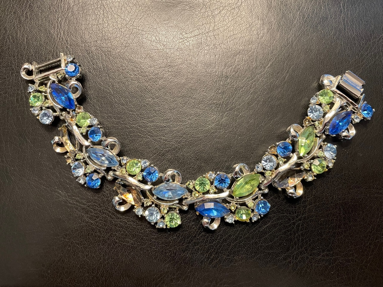 HARVEST REPAIR Sparkle Rhinestone Bracelet Faceted Blues Topaz Color Aqua Design
