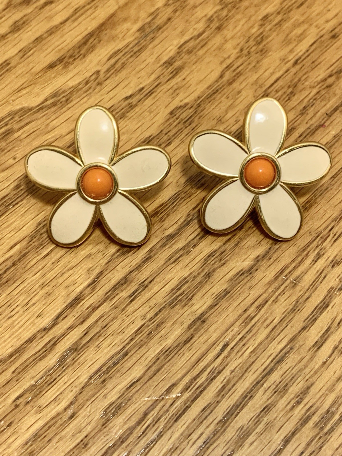 Fabulous Monet Vintage Gold Tone Cream Enamel & Orange Flower Clip Earrings