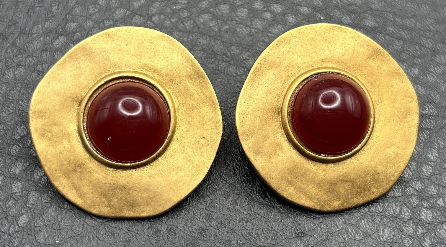 VTG 80s Large Gold Tone Red Cabochon Chunky Runway Hammered Finish Earrings