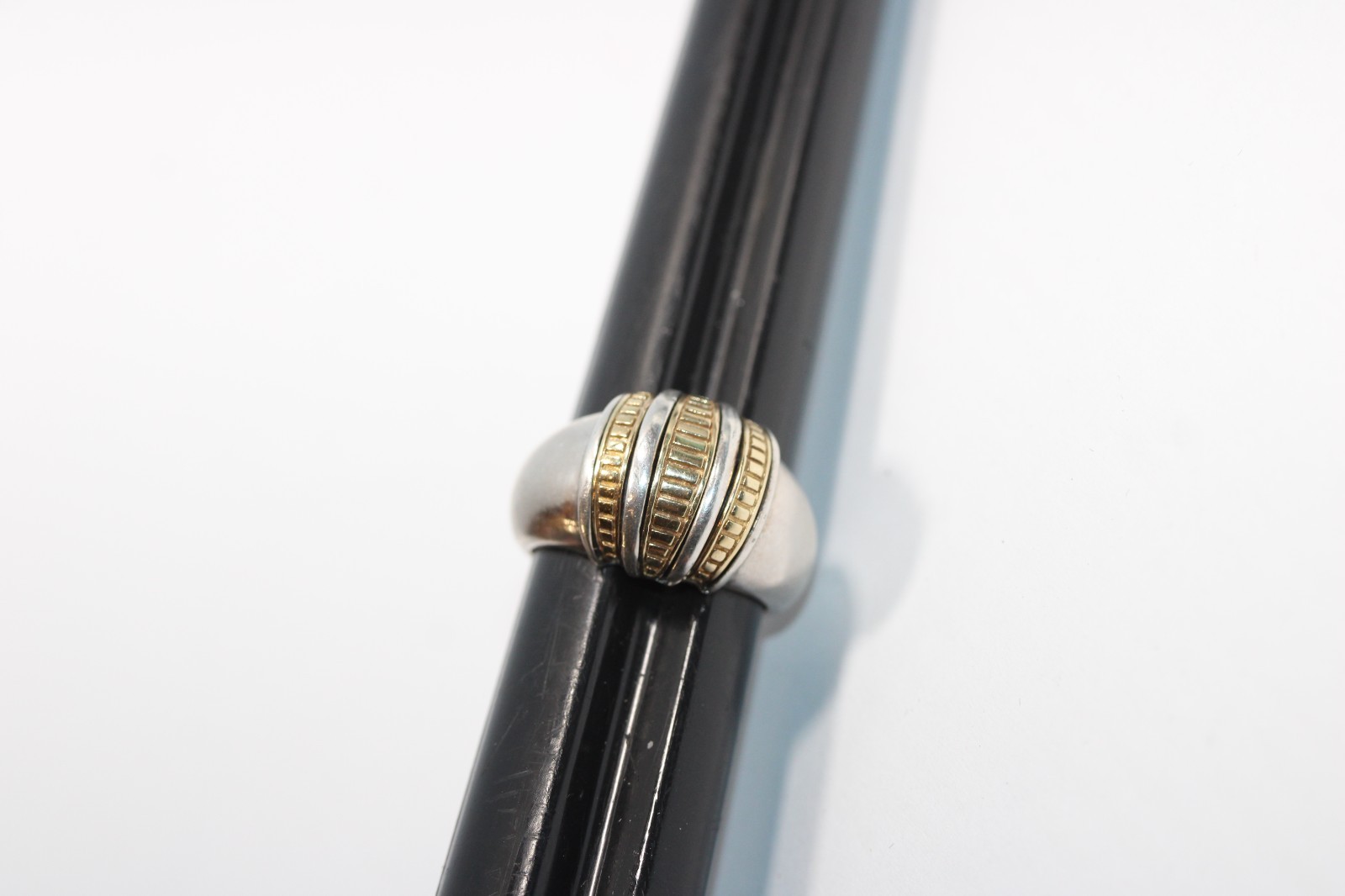 925 Sterling Silver 14K Gold Vintage Modernist Ribbed Dome Ring Size 7
