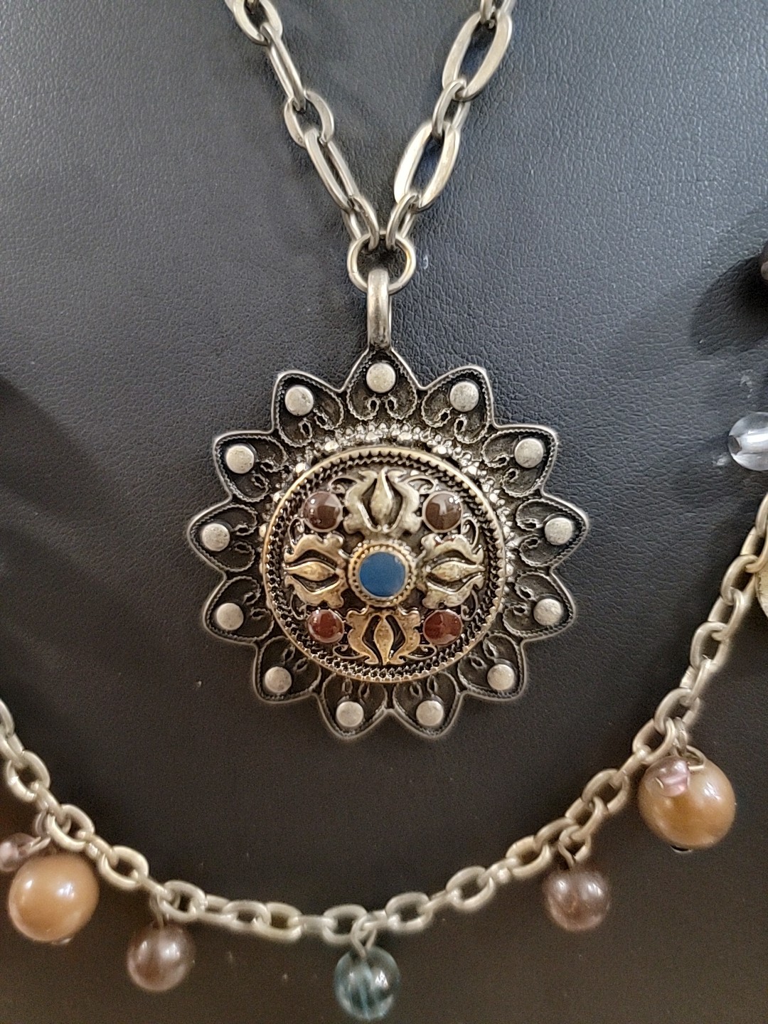 Vtg Dome Ornate Brass Work Bezel Set Stone 3D Center V Necklace Chain Bead Tier