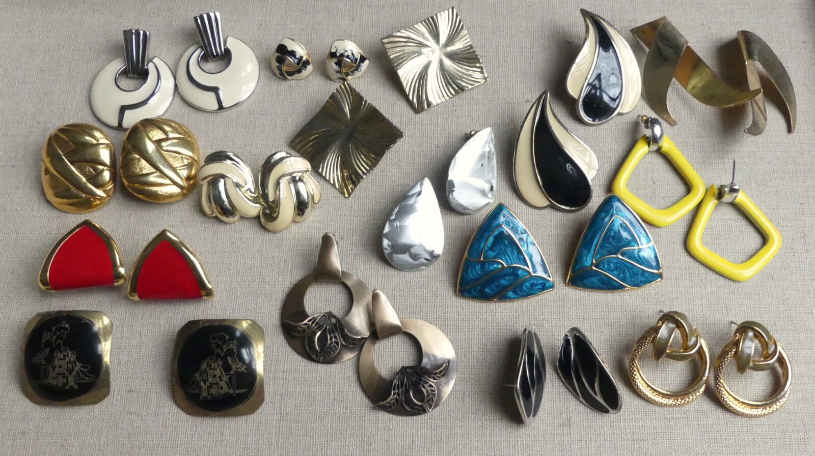 Vintage ’60s-’80s pierced earring lot 15 pairs enamel big bold fun boss lady