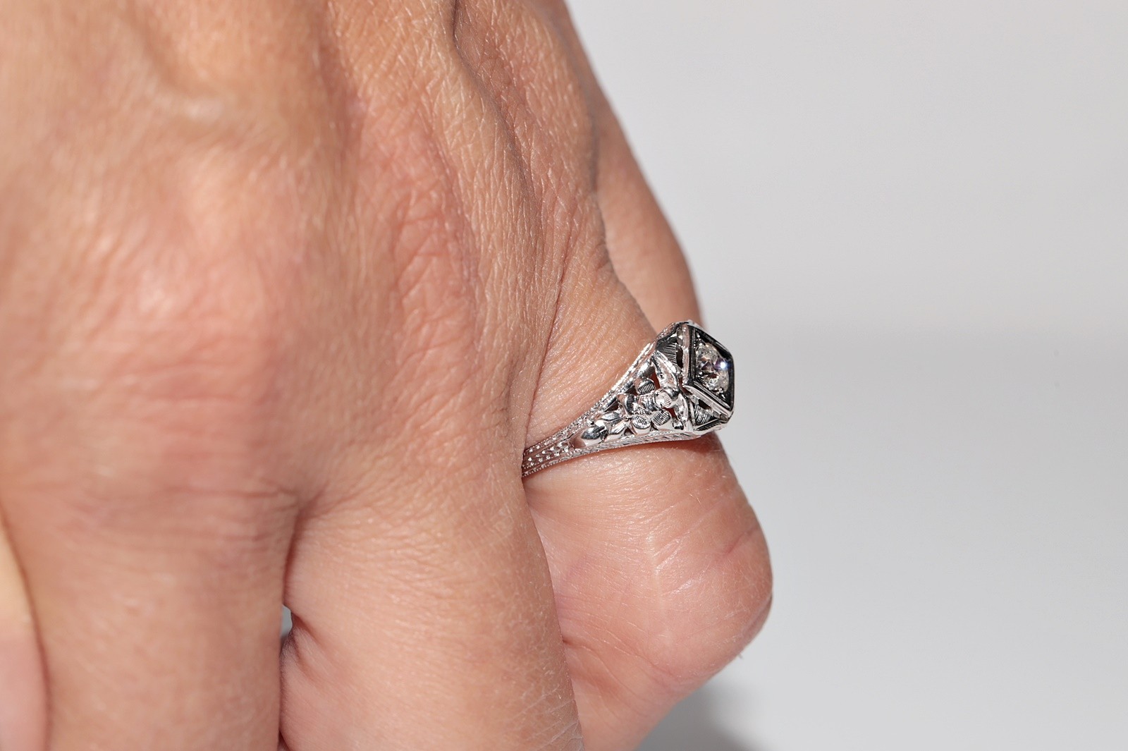 Antique Circa 1920s Handcrafted Art Deco 18k Gold Natural Diamond Ring
