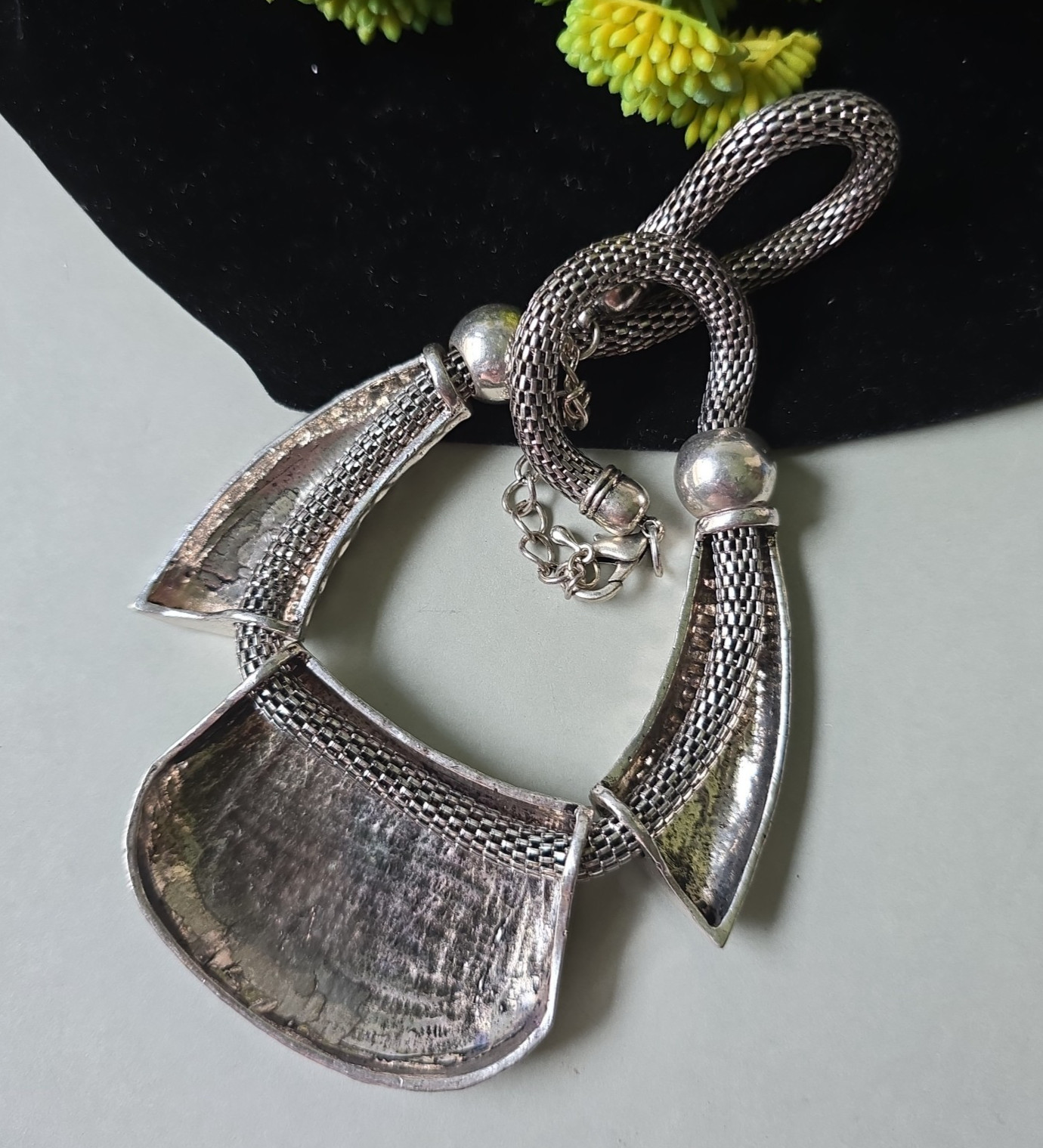 Vintage 90s Hammered Statements Mesh Chain Necklace 18″L