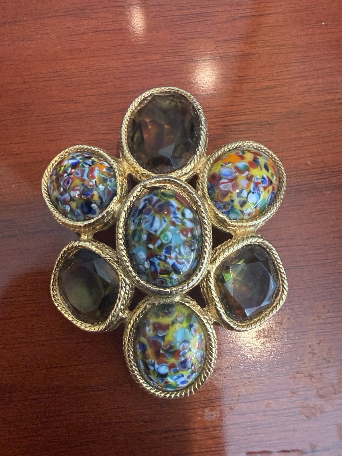 Vintage Brooch Mellifiore and Green Glass with Gold Cluster