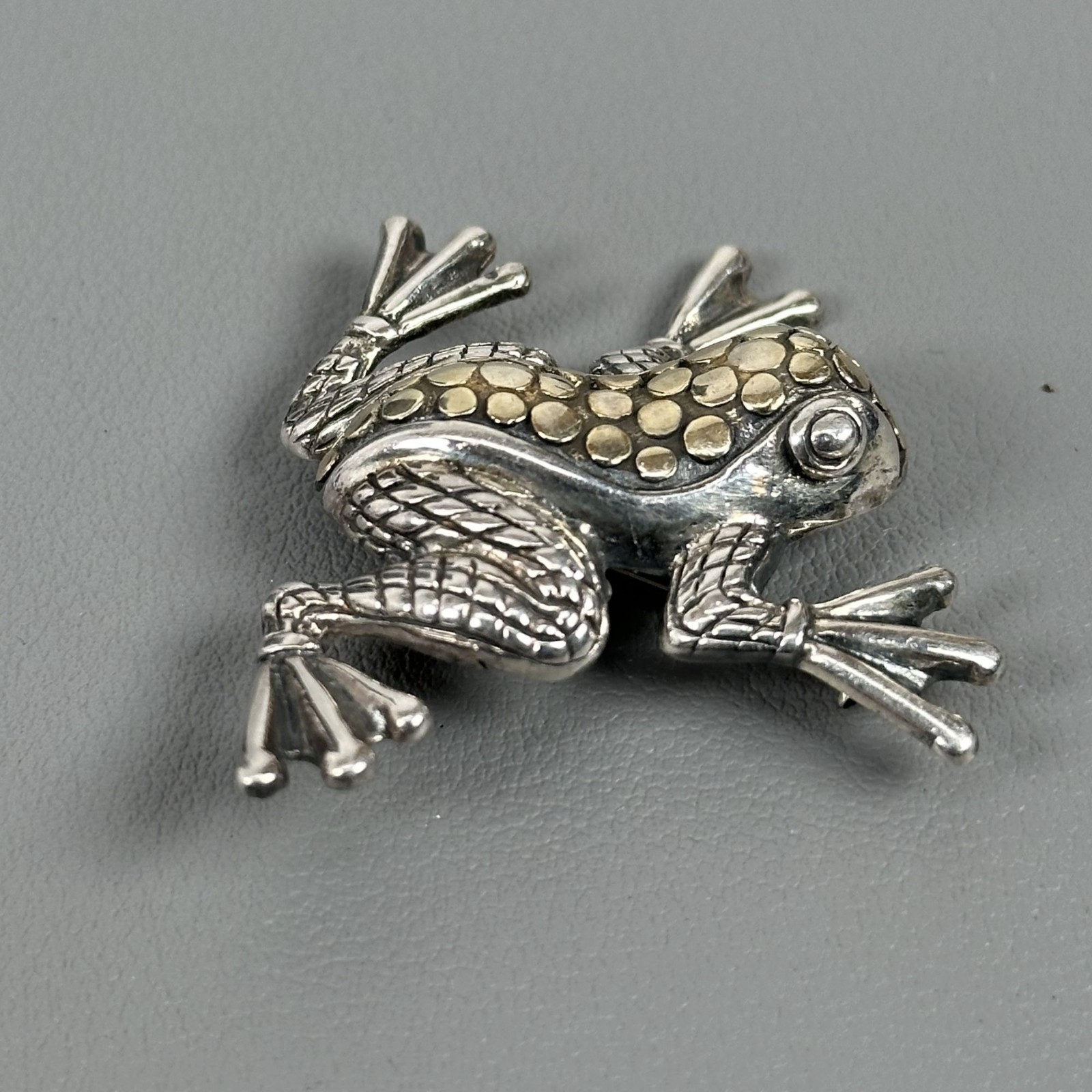 Vintage TH Thailand Sterling Silver & Brass Frog Animal Brooch Pin Textured 10g