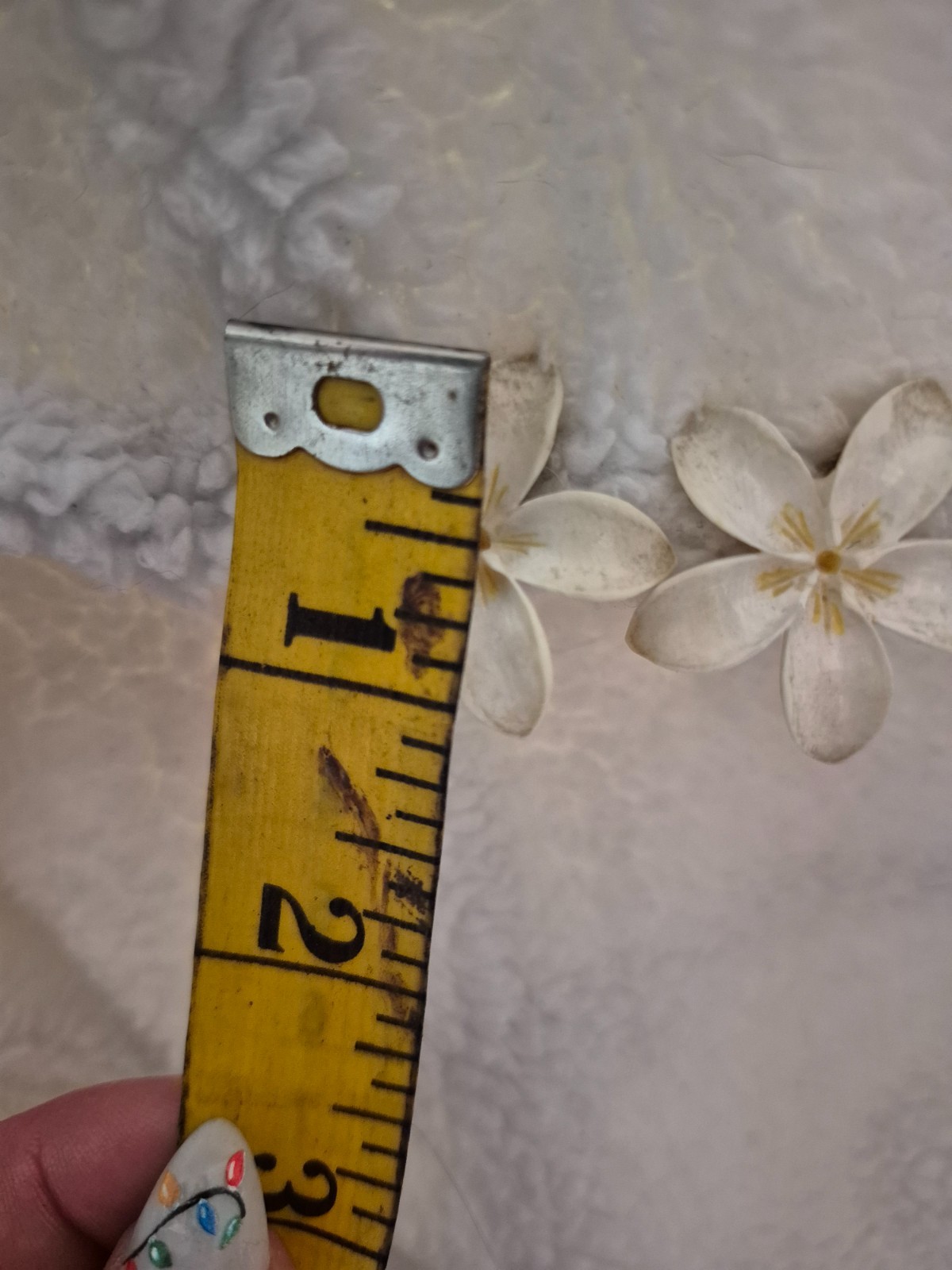 plumeria hawiian flower screw back (clip-on) earrings, made of shells? (not sure