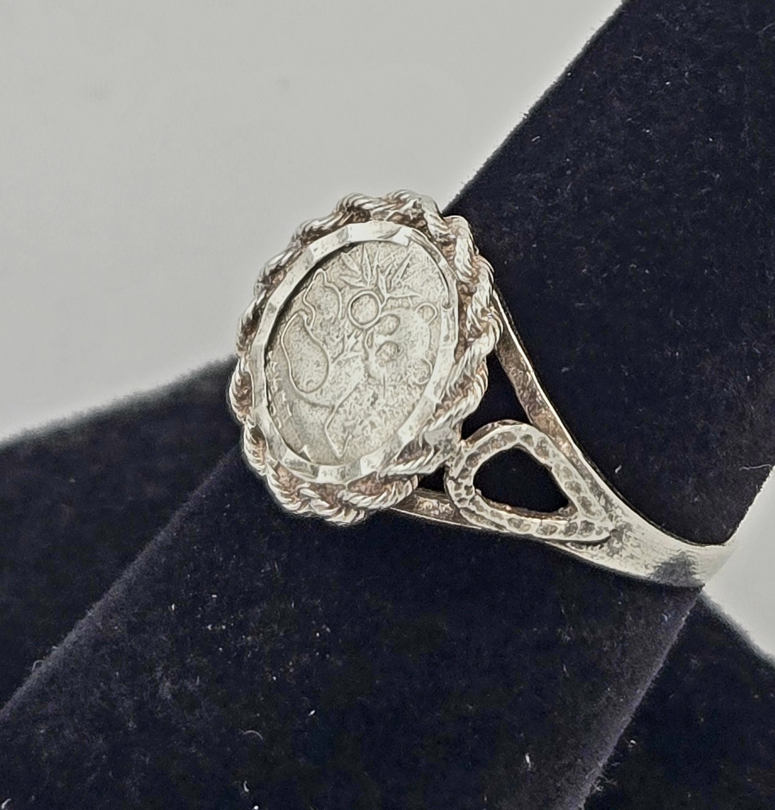 Vintage Sterling Silver Chinese Panda Coin Bezel Ring Rope Twist Size 8 – 2.2g
