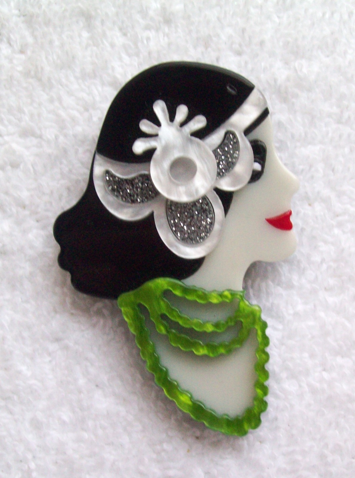 Vintage Fashion Lady with Green Necklace Layered Acrylic Pin or Brooch – NWOT