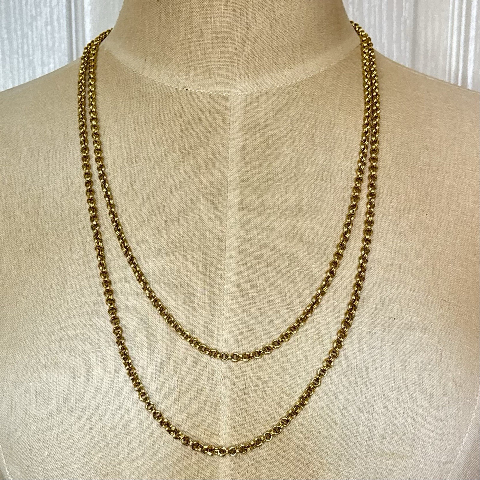 Vintage Crown Trifari Double Round Link Gold Tone Long Chain 54″ Hang Tag Logo