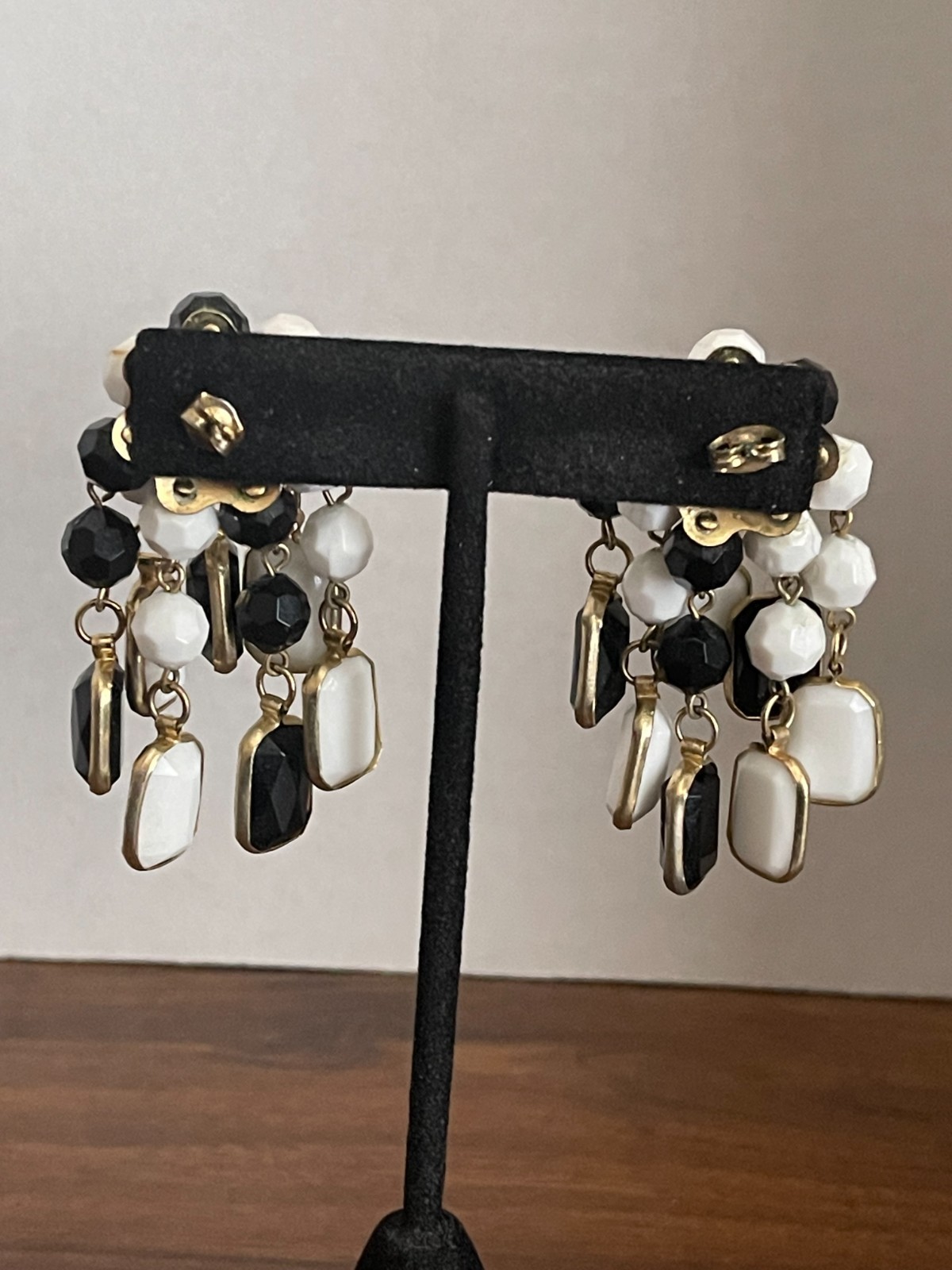 VTG 80s Runway clip waterfall Earrings chunky white Black Dangle lucite cluster