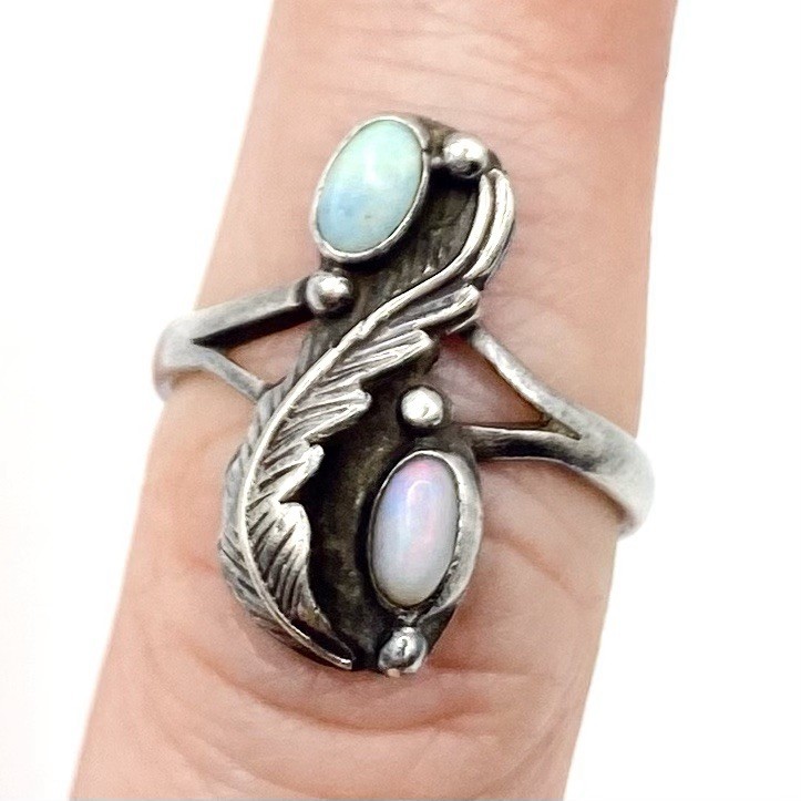 Vintage Native American Sterling Silver 925 MOP Leaf Ring Iridescent Pink Blue