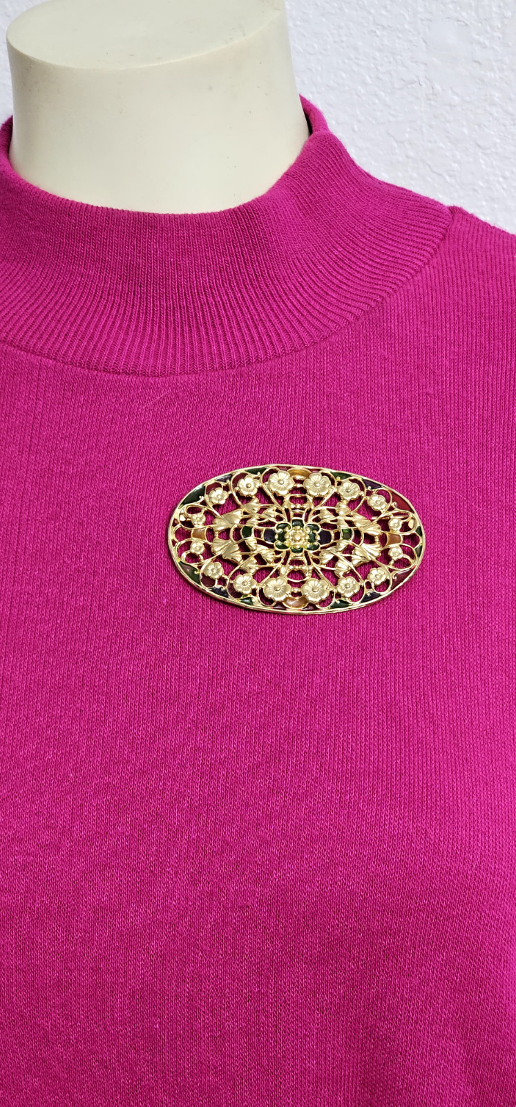 VINTAGE NAPIER broach gold tone red & green enamel almost 2” by 3” oval shape