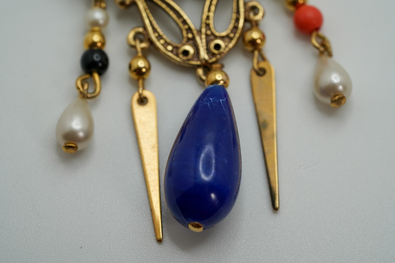 Vintage Gold Tone Blue Dangle Brooch 5.3cm JB45