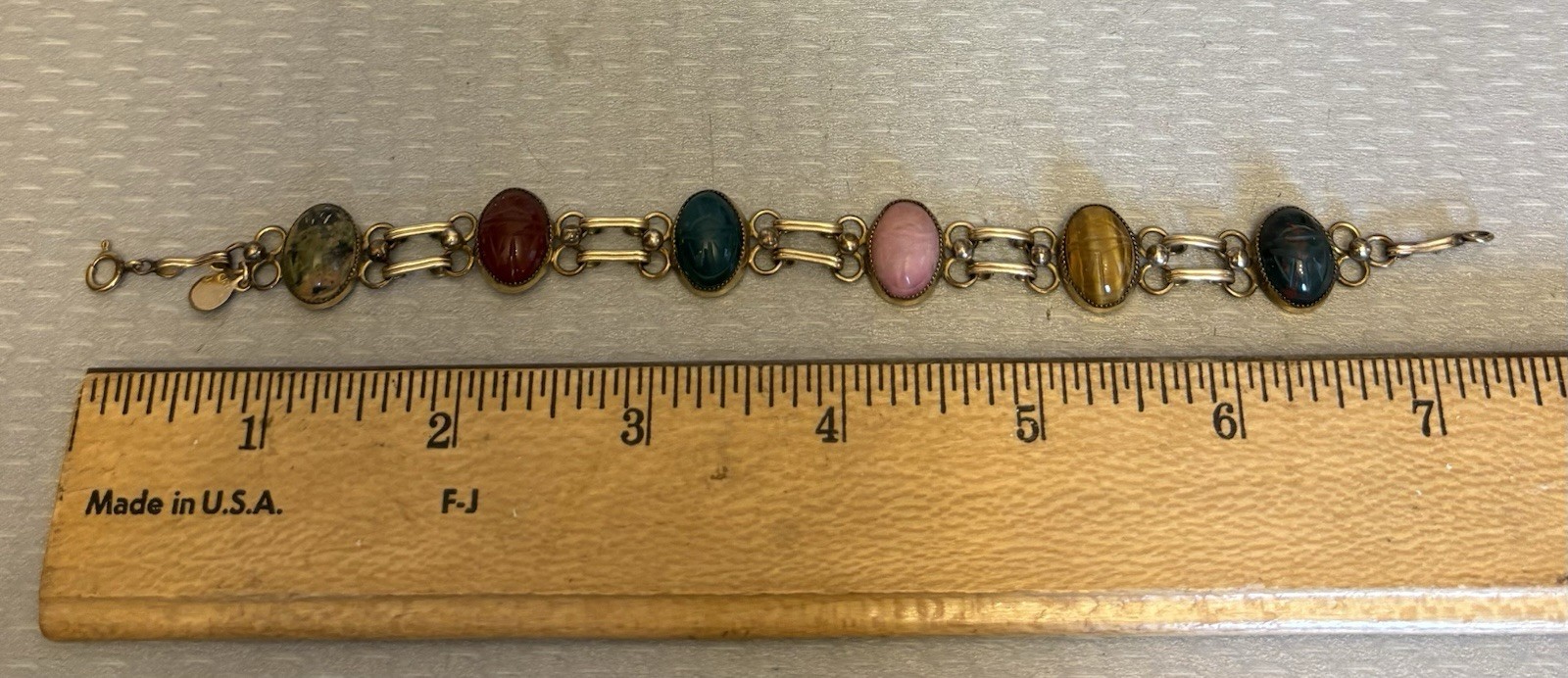 Vintage Goldfilled Carved Gemstone Scarab Bracelet signed AC 1/20 12K GF 7″