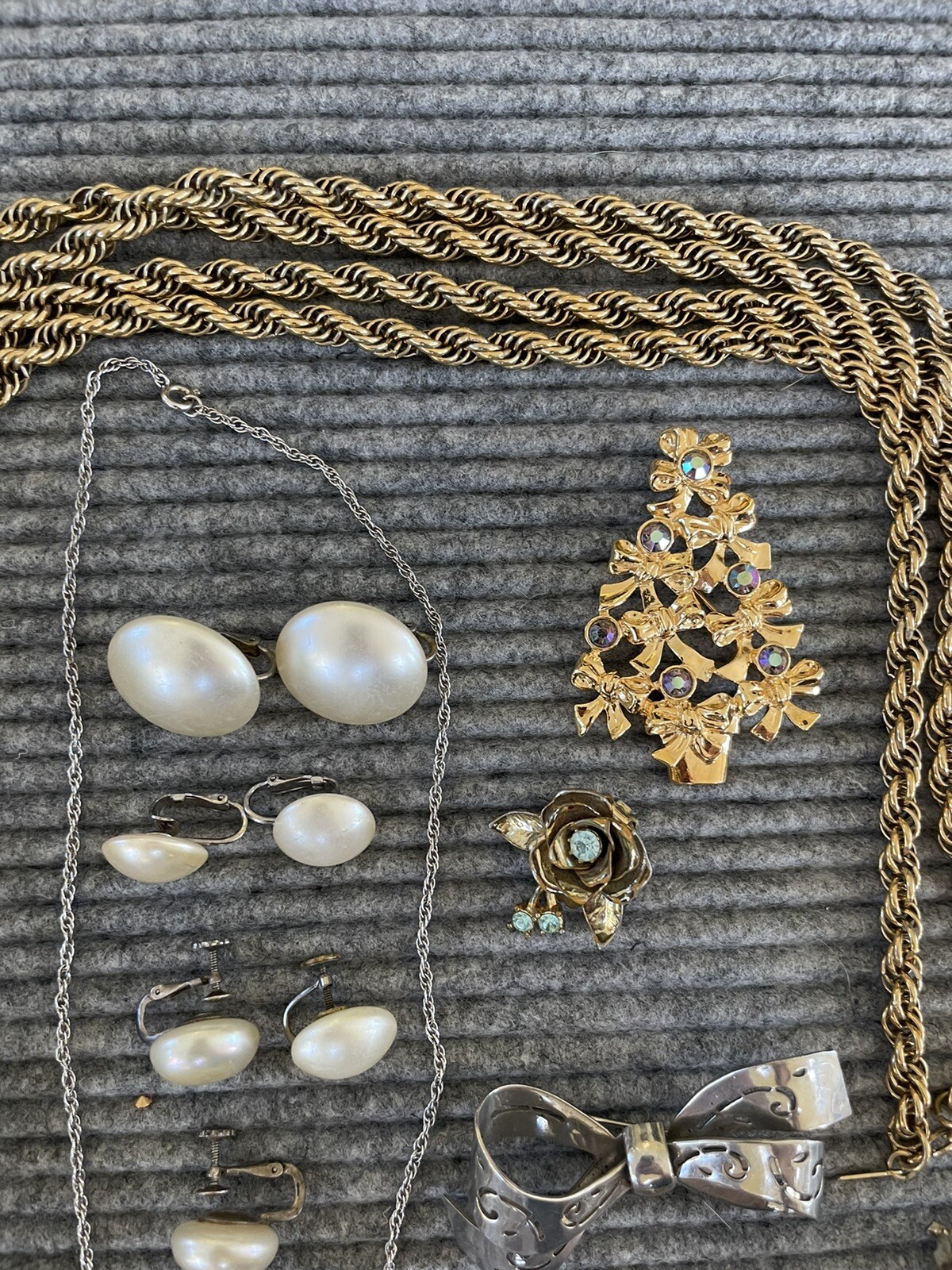Vintage Jewelry Lot Most Signed Coventry Lisner Coro Trifari Emmons Etc 20 pcs