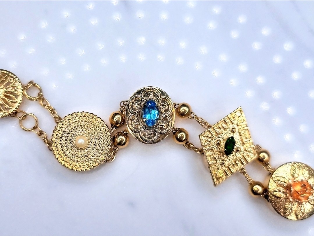 VERY RARE! Vintage Krementz Slide Bracelet 14/20 GF | 7 Decorative Slide Charms